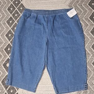 3X blue denim full elastic waist Pull On Capris by Croft n Barrow Pockets